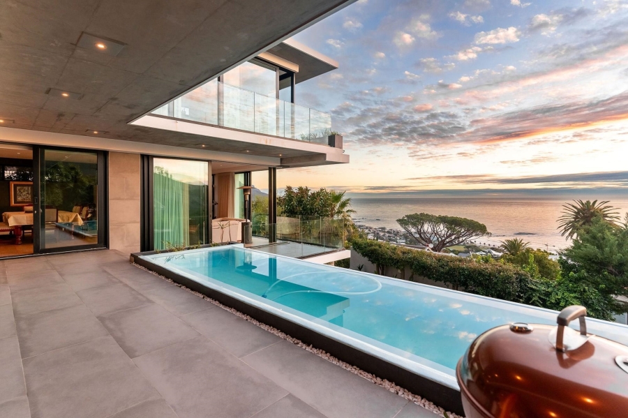 6 Bedroom Property for Sale in Camps Bay Western Cape